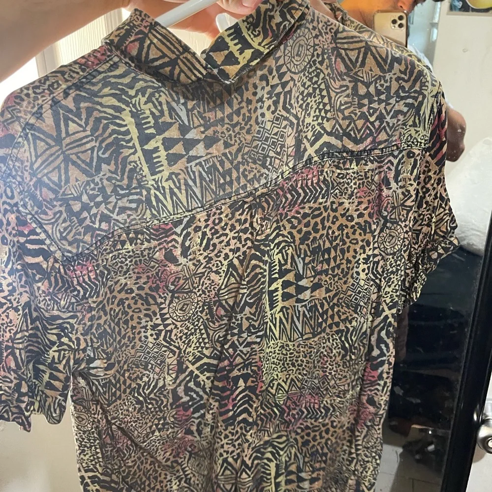 Button up - Picture 3 of 3